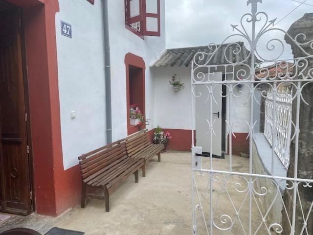 El Requexu De Rales Vila Rales  Exterior foto